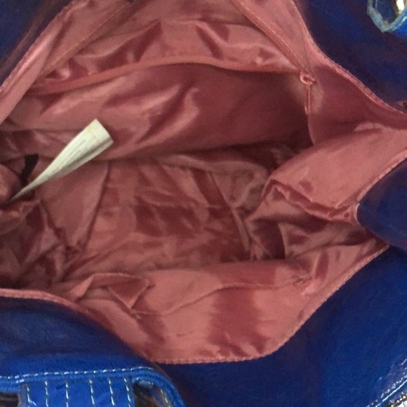 Chinese Laundry bag in bright cobalt blue - Picture 5 of 10